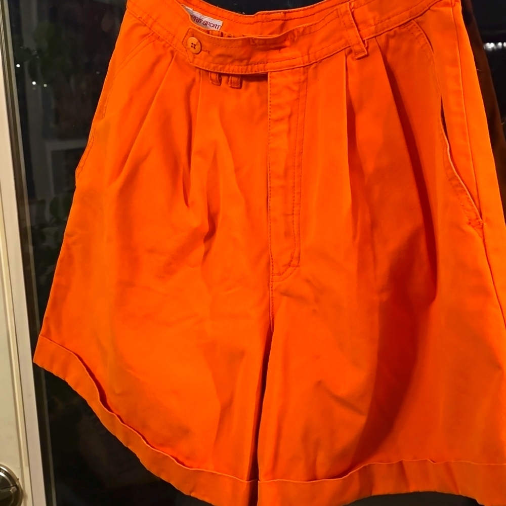 VINTAGE ESPRIT HIGH WAISTED SHORTS 13” size 9/10 inseam 7” Pleated Front, Cuffed